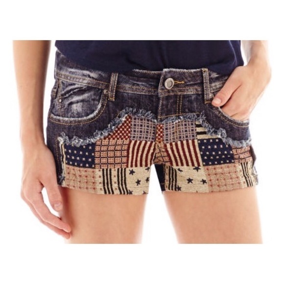 𝅺Hot Kiss Americana denim patchwork patriotic short shorts Jr size 7 - Picture 1 of 6